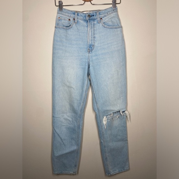 Abercrombie & Fitch Curve Love Ultra High Rise 90s Straight Leg Jeans - Picture 7 of 12